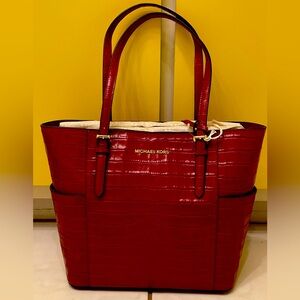 MK NWT Michael Kors mulberry Jet Set Travel large tote handbag NEW WITH TAGS